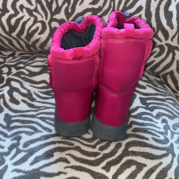 Shoe Sale Pink insulated snow boots. - Picture 3 of 7